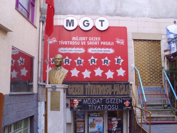 mujdat-gezen-tiyatro
