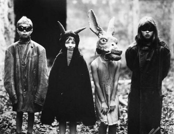 scary-vintage-halloween-creepy-costumes-13-57f6494cb1b8b__605