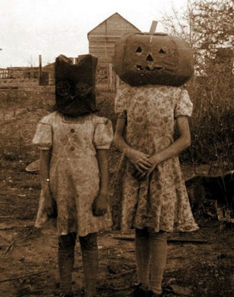 scary-vintage-halloween-creepy-costumes-4-57f6493a30d96__605