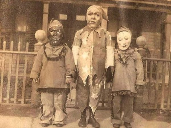 scary-vintage-halloween-creepy-costumes-6-57f6493e76f50__605