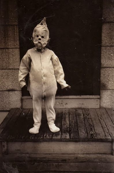 scary-vintage-halloween-creepy-costumes-64-57f74e320ea6b__605