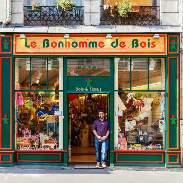 The-story-behind-these-iconic-parisian-storefronts-5809c95ad9735__880