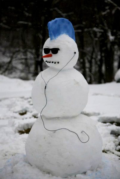 creative-snowman-ideas-58-5853f14ee7ae9__605