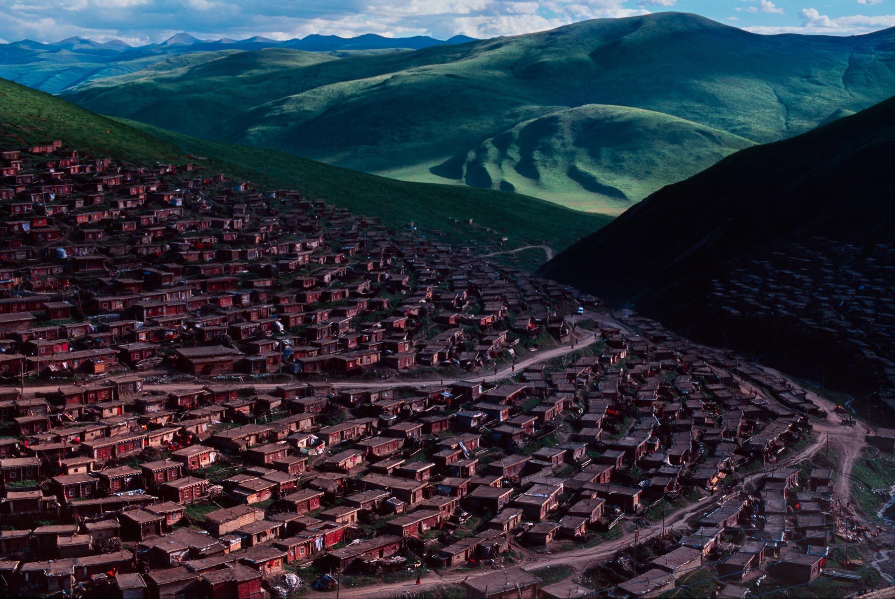 012larung gar