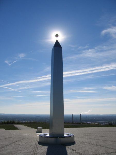 8-obelisk