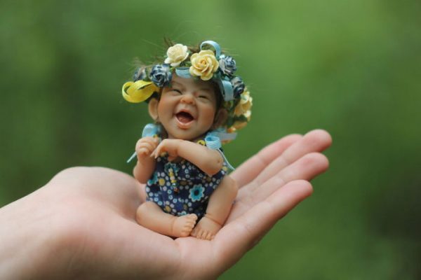 Little-Moms-Sunshine-Perfect-Life-Like-Dolls-By-Elena-Kirilenko-589869fd6e506__700