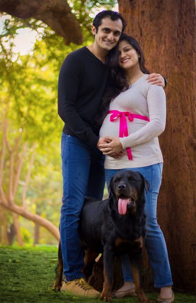 pregnant-couple-dogs-photoshoot-23