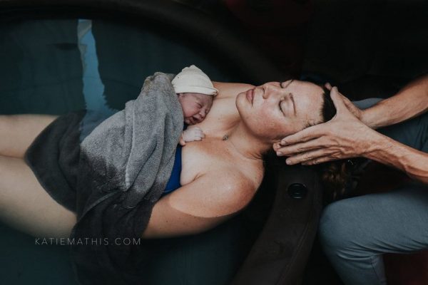 professional-birth-photography-competition-winners-labor-2017-47-58b02c0443ce4__880