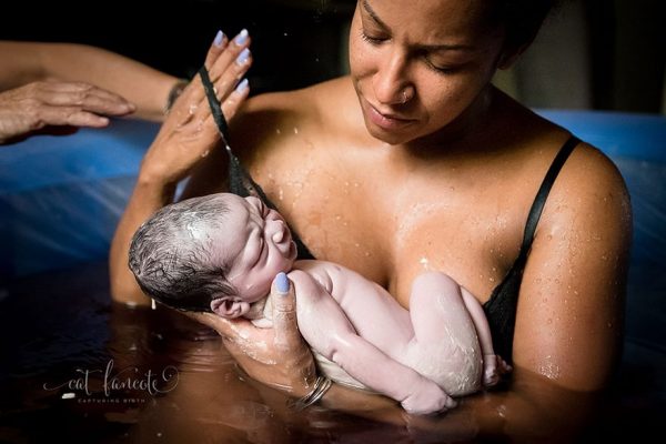 professional-birth-photography-competition-winners-labor-2017-50-58b02c0c586cf__880