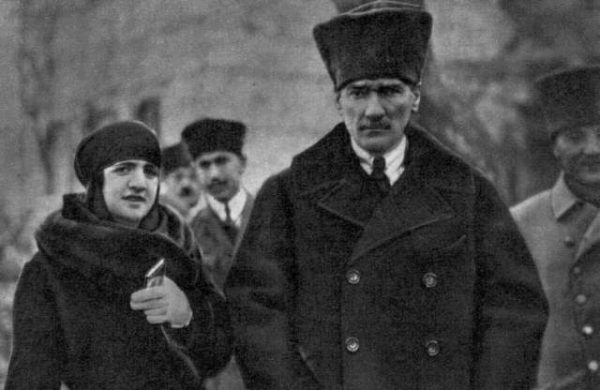 Ataturk-latife-2