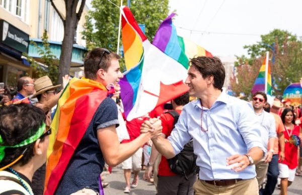 Justin Trudeau march dans le défilé de la fierté gaie à Vancouver. 2 août 2015.