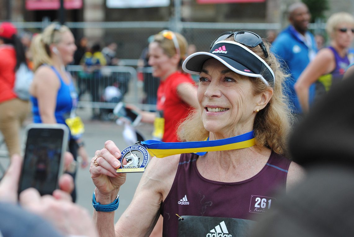 Yalnızca Erkeklerin Yarıştığı Boston Maratonu’nda Koşan İlk Kadın
