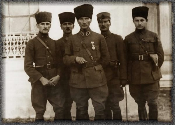 9. Cumhuriyeti biz kurduk_ onu yükseltecek ve sürdürecek sizsiniz