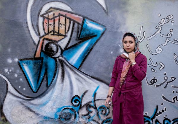 Shamsia Hassani graffeuse afghane peint des femmes en burqa