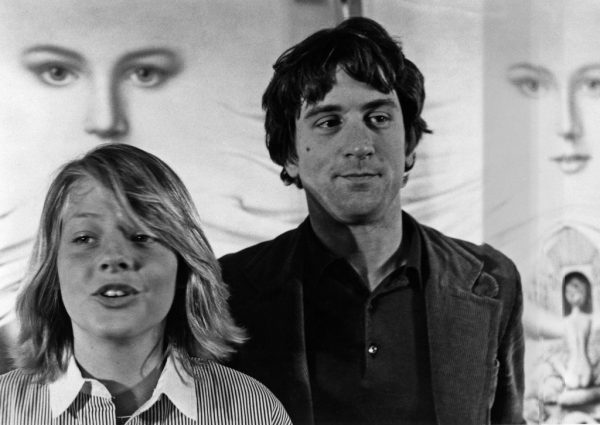 Robert-De-Niro-young-Jodie-Foster-promoted-Taxi-Driver-1976