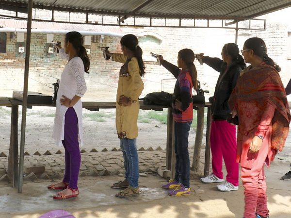 girls-shooting-1024x767