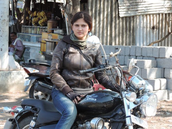 roshni_sharma_biker