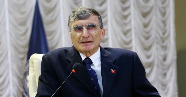 752x395-nobel-odullu-prof-dr-sancar-azerbaycanda-ogrencilerle-bir-araya-geldi-1497455604974