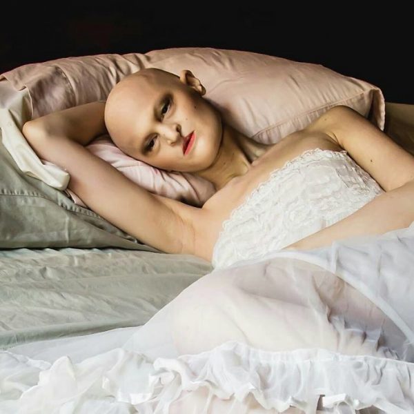 Meet-Melanie-Gaydos-the-model-who-broke-all-fashion-stereotypes-59350b7b9d92a__700