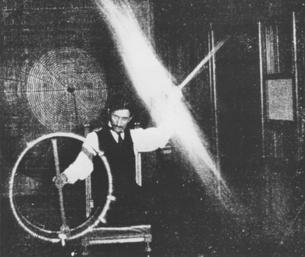Rare-photos-of-Nikola-Tesla-14