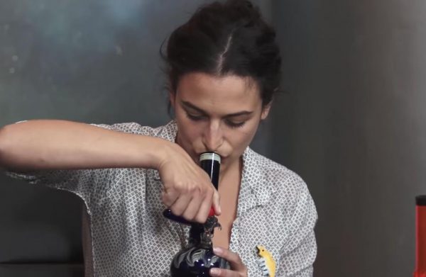 women-and-weed-the-re-emergence-of-female-weed-culture-body-image-1470326357