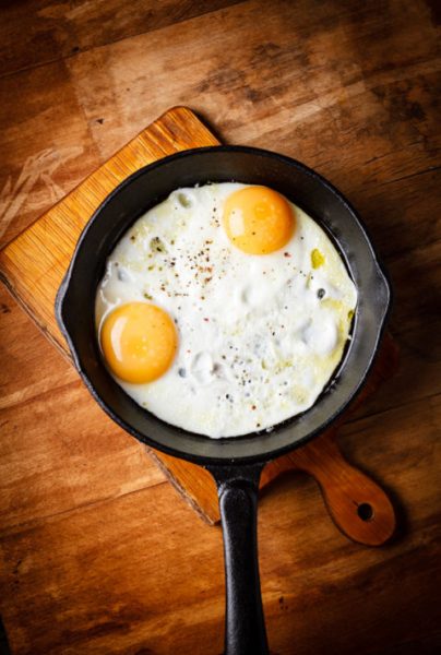 54ff637e343d4-look-younger-foods-eggs-xln