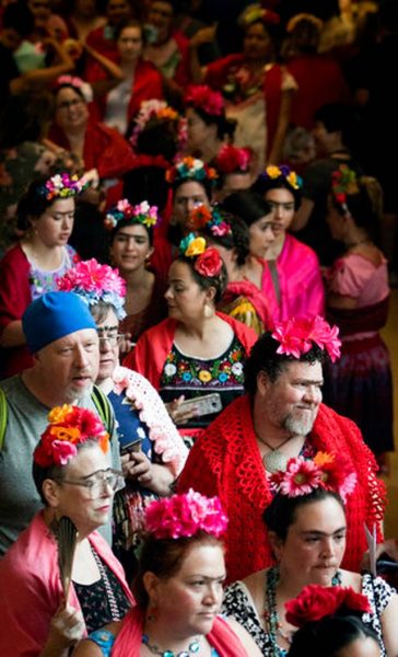 Museum-Frida_Kahlo_Look-Alikes_11225