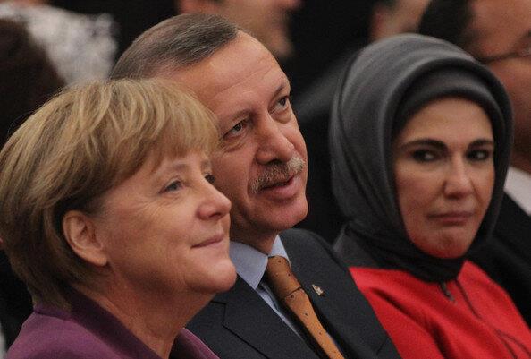 bir-kerecik-olsun-tayyip-erdoğan-ı-öpebilmek_651092