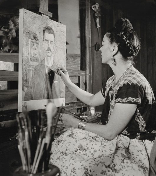 frida-kahlo-rare-photos-gisele-freund-13-595cd87fd091e__880