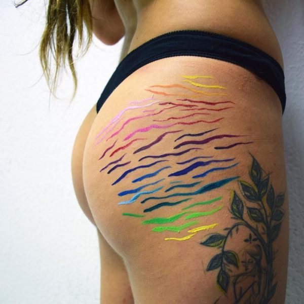 stretch-marks-imperfections-painting-rainbow-body-art-zinteta-1-5975932bb54a1__700
