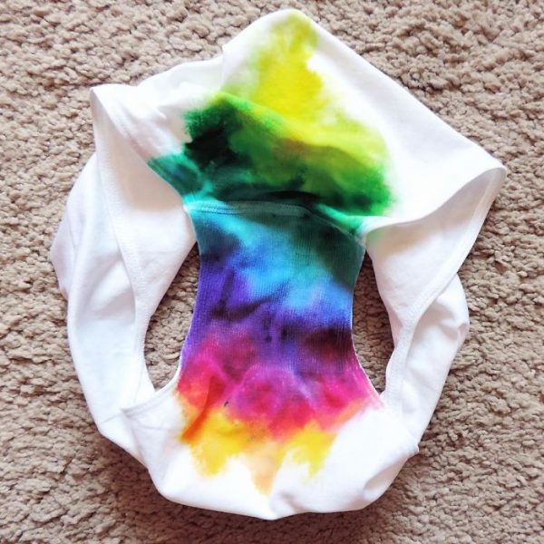 stretch-marks-imperfections-painting-rainbow-body-art-zinteta-25-597593753e389__700