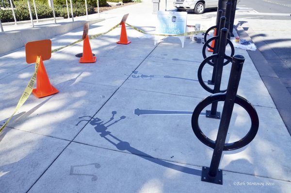 18-fake-shadow-street-art-damon-belanger-redwood-california-7-599bf272be75a__880