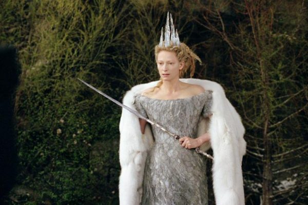 5-beyaz-cadi-narnia-gunlukleri-aslan-cadi-ve-dolap-2005_780x521-3c2rcoq6rq
