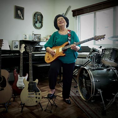 Grandma of rock Mary Ho_croppedNew