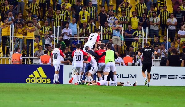 UEFA AVRUPA LİGİ FENERBAHÇE: 1 - VARDAR: 2 (MAÇ SONUCU)