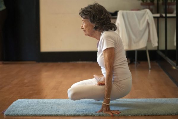 tao-porchon-lynch-93-oldest-yogi-2