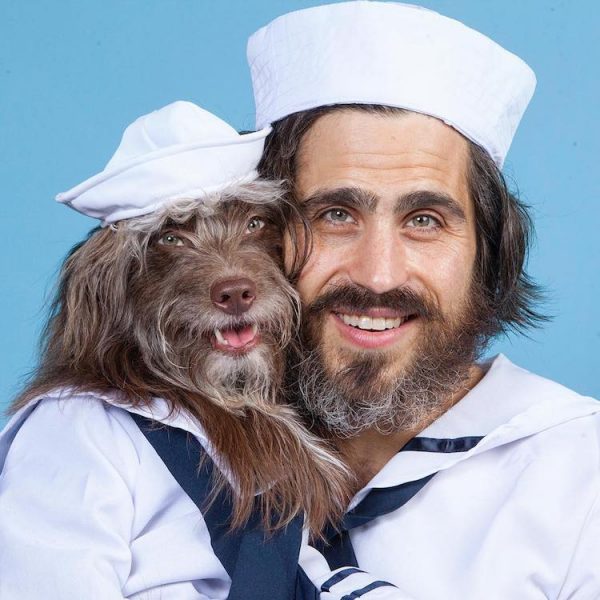 köpeğiyle_aynı_giyinen_adam (1)
