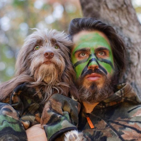 köpeğiyle_aynı_giyinen_adam (13)