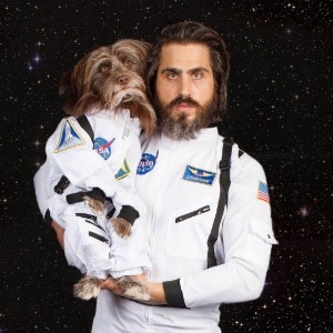 köpeğiyle_aynı_giyinen_adam (36)