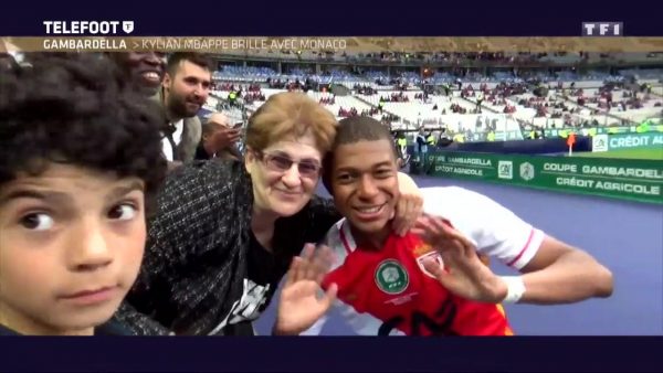 mbappe-ivre-de-joie-mamie-347aef-0@1x