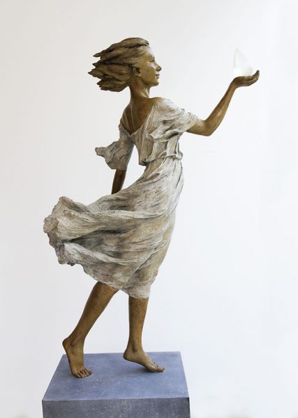 realistic-female-sculptures-luo-li-rong-15-59c8a3ec8c3c1__700