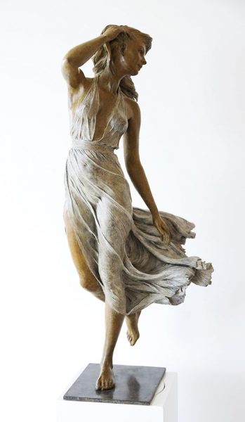realistic-female-sculptures-luo-li-rong-17-59c8a3f0deb7e__700