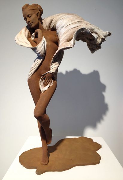 realistic-female-sculptures-luo-li-rong-7-59c8a4282eb78__700