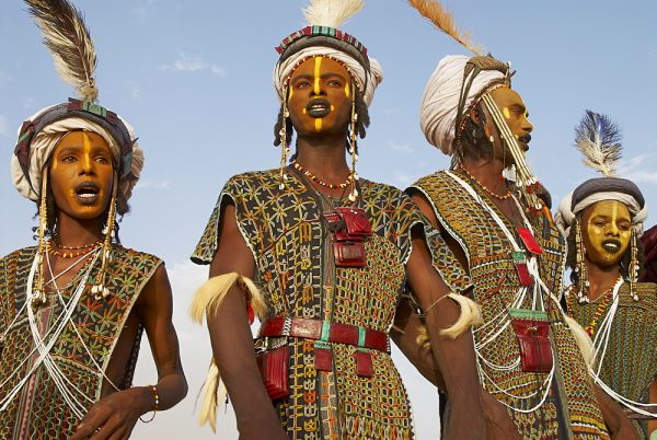 Africa, Niger, Wodaabe-Bororo man with his face painted for the annual Gerewol male beauty contest, Gerewol, general reunion of West Africa for the Wadabee Peuls (Bororo peul)