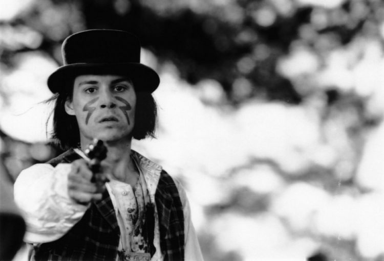 Hollywood�un Asi Adamı Johnny Depp�in Asla Aynı Kalamayan Saçlarının 15