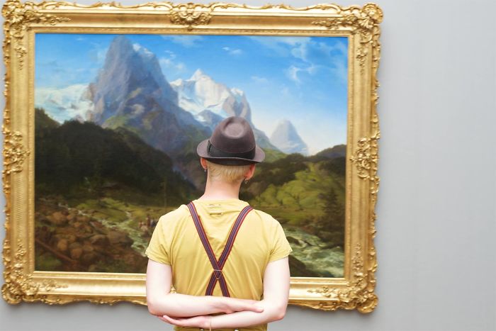 Photographer-goes-through-the-museums-to-capture-the-similarities-between-the-paintings-and-the-visitors-and-the-result-will-impress-you-59e6fadc1df61__700