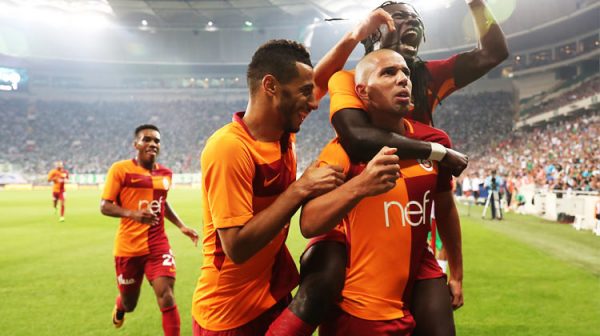 feghouli_girdi_aslan_geri_dondu_1506277672_3521