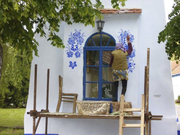 house-painting-90-year-old-grandma-agnes-kasparkova-14-59d334e885ebf__700