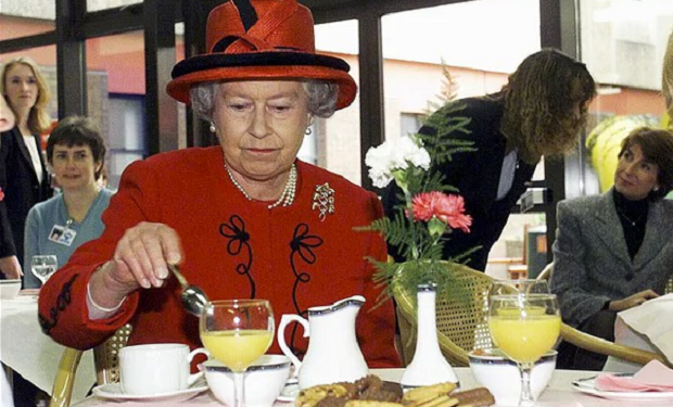 İngiliz Kraliyet Ailesinin Pek Bilinmeyen Birbirinden İlginç 11 Beslenme Alışkanlığı | ListeList.com