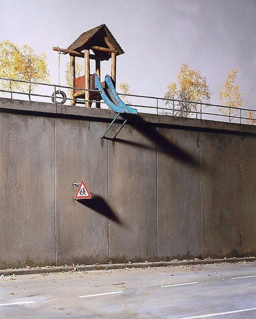 German-photographer-satirizes-modern-society-with-its-perfect-miniatures-5a3b6f8c0bfea__880